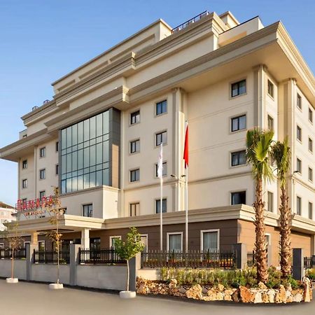 Ramada By Wyndham Adiyaman Hotel Buitenkant foto