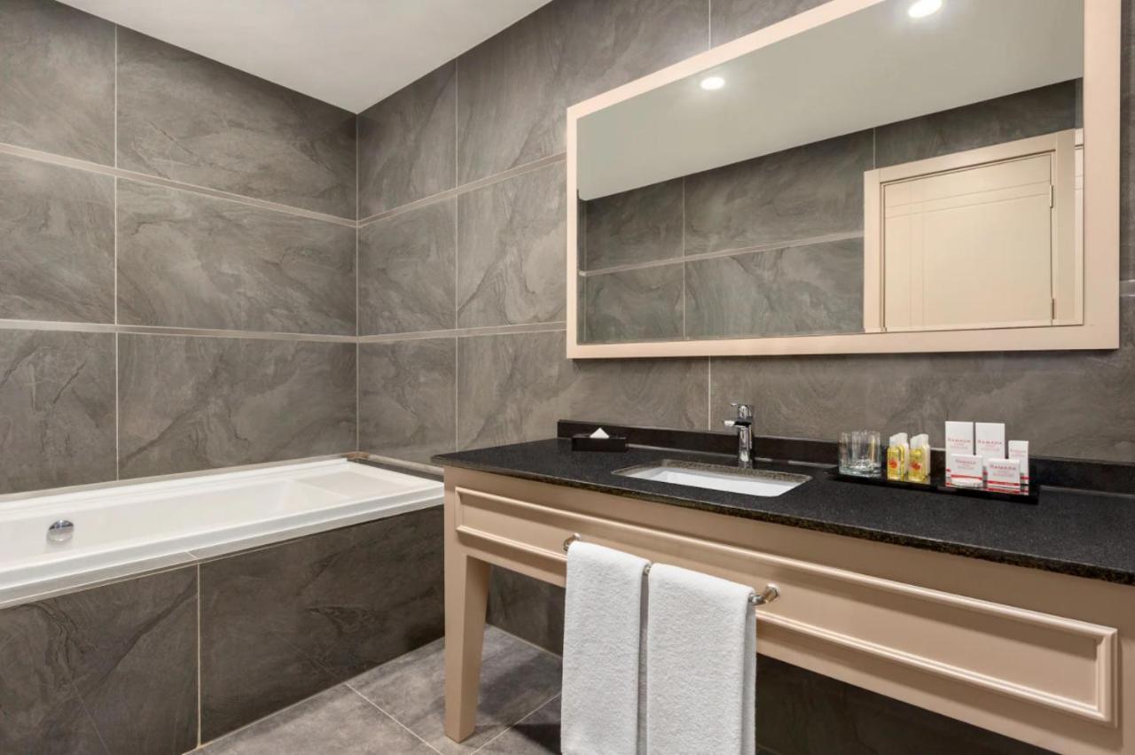 Ramada By Wyndham Adiyaman Hotel Buitenkant foto