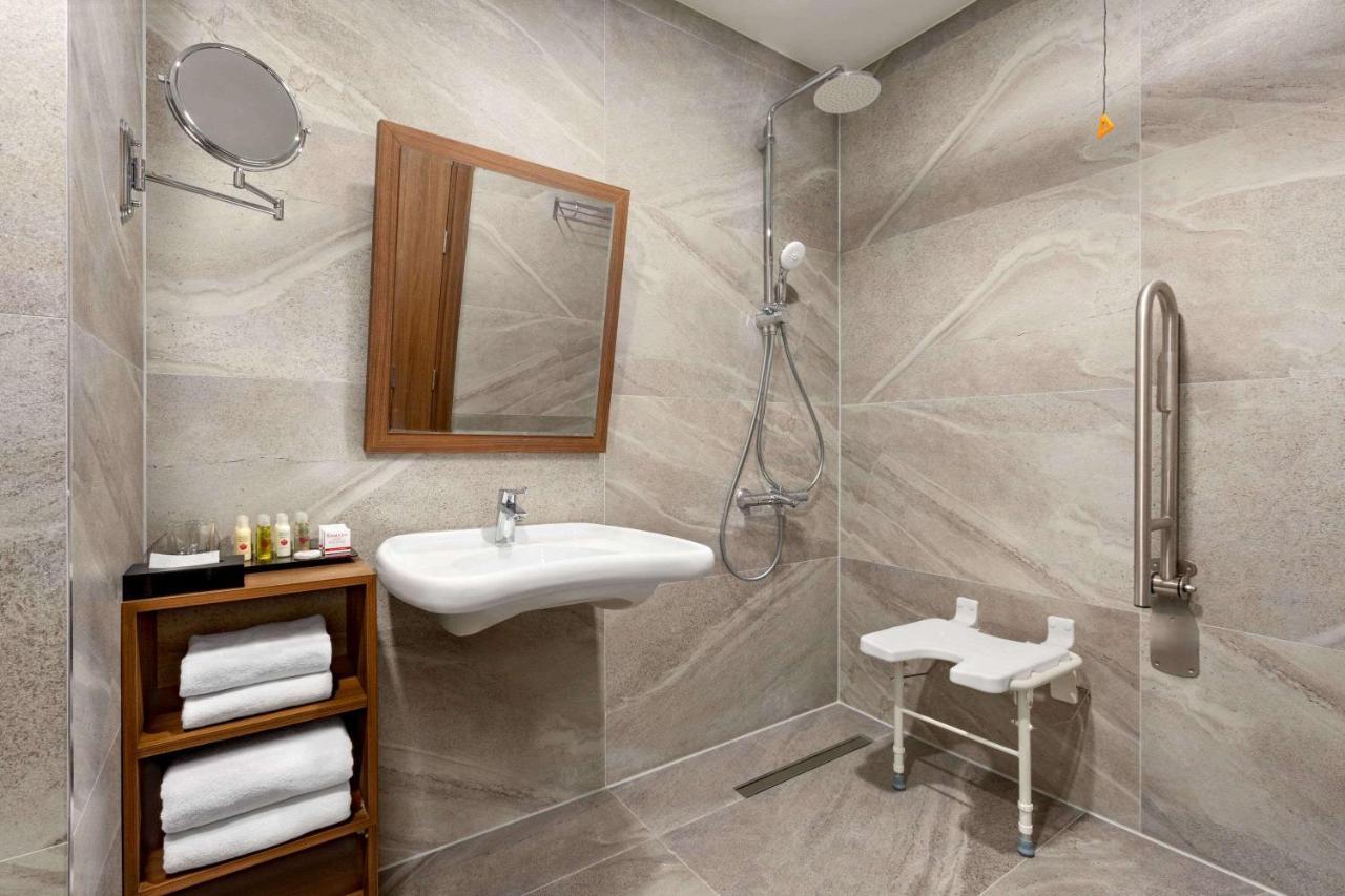 Ramada By Wyndham Adiyaman Hotel Buitenkant foto